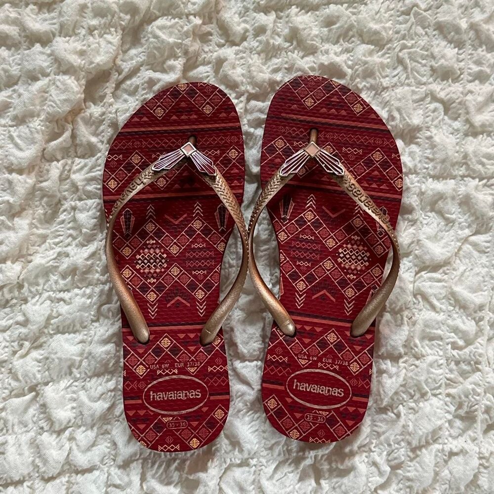 Havaianas Women's Red and Burgundy Flipflops